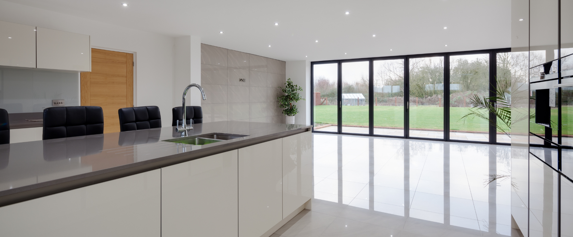 What Are The Benefits Of Korniche Bifold Doors?